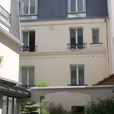Comete Apartment